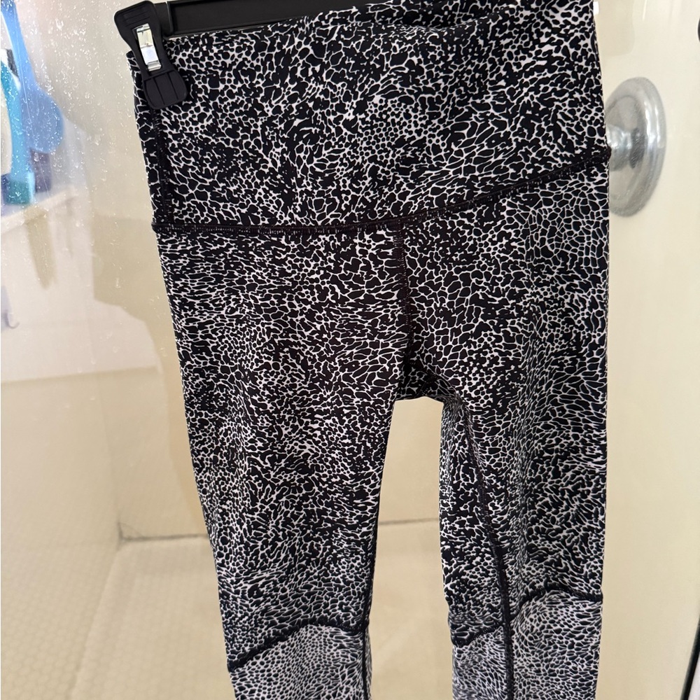 Lululemon Athletica Black and White Speckled Leggings